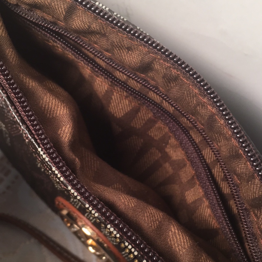 MKF crossbody bag - Picture 7 of 9